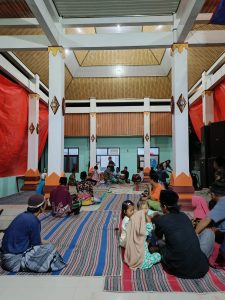 Mengenali Tradisi Ruwahan, Masyarakat Desa Gumeng Bersama Mahasiswa KKN IKHAC Lakukan Doa’ Bersama