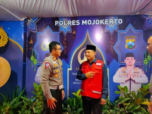 Anggota DPRD Jatim H Suwandi Firdaus Kunjungi Pos Pelayanan Lebaran Kenanten Mojokerto