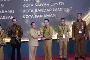 Kota Mojokerto Raih Predikat ‘Kota Terinovatif’ di IGA Tahun 2023, Pj Walikota Ali Kuncoro: Berkat Inovasi Berdampak ‘Canting Gula Mojo’ dan ‘Adi Pintar