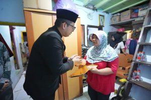 Takziyah ke Korban dan Cek PJU di Mentikan, Pj Walikota Mojokerto Pastikan Tidak Ada Lagi Kebocoran Arus Listrik Maupun PJU Tak Sesuai Standar