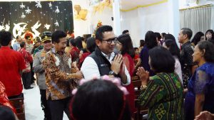 Wujud Kekompakan Forkopimda Mojokerto Raya, Mas Pj Ali Bersama Bupati Ikfina Tinjau Kesiapan Gereja dan Posyan Nataru