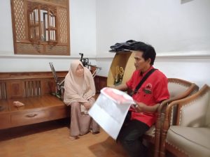 Dwijo Kretarto Caleg No. 9 Dari PDIP Door To Door Sosialisasikan Pemilu 2024 Kepada Warga Kecamatan Sooko