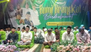 Ribuan Warga Mojokerto Padati Gebyar Sholawat Yang Digelar Pemdes Brangkal