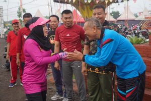 Bupati Ikfina Sebar Buah Mojo Bareng Masyarakat Belahan Tengah