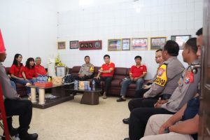 Pererat Silaturahmi, Kapolres Mojokerto Kota Kunjungi Klenteng Hok Sian Kiong Mojokerto