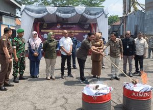 KPU Kabupaten Mojokerto Musnahkan Surat Suara Rusak dan Kelebihan Hitung Pemilu 2024