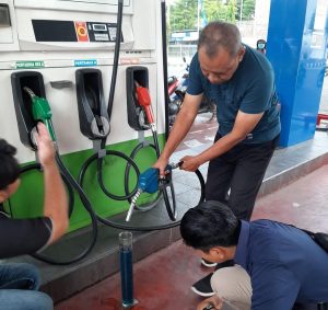 Jelang Mudik Polres Bojonegoro Sidak SPBU Periksa Takaran dan Pastikan Stok BBM Aman