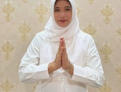 Hj Shofiyah Hanna Lc Istri Gus Barra Mendukung Penuh Sang Suami Maju Bupati Mojokerto di Pilkada 2024
