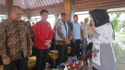 Pemkab Mojokerto Serahkan Bantuan Keuangan Rp 71,2 Miliar Untuk 156 Desa