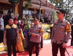 Polda Jatim Gelar Baksos dan Bakkes Laksanakan Program “Polisi Baik” di Lamongan