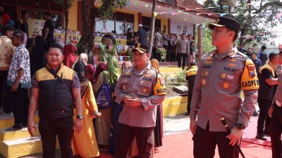 Polda Jatim Gelar Baksos dan Bakkes Laksanakan Program “Polisi Baik” di Lamongan