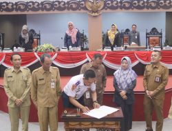 DPRD Kab. Mojokerto Gelar Paripurna Agenda Laporan Penyampaian Pendapat Akhir Bupati Terhadap 3 Raperda