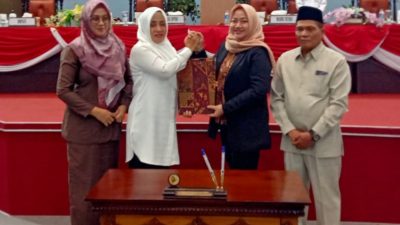 DPRD Kab Mojokerto Gelar Rapat Paripurna Penetapan dan Penandatanganan Dua Raperda