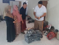 Blusukan ke Pengrajin Sandal, Mas Rizal Janji Perdayakan Produk Lokal