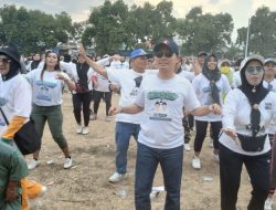 Ribuan Warga Pungging Riang Gembira, Senam Sehat MUBAROK Bareng Calon Bupati Mojokerto Gus Barra