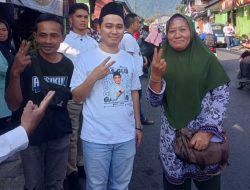 Tim Paslon 02 MUBAROK, Berbagi Keberkahan Kepada Pedagang dan Pengunjung Pasar Kesiman, Trawas