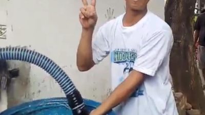 Relawan Paslon MUBAROK, Horeg Salurkan Bantuan Air Bersih Bagi Warga Manduro