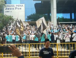 Debat Cabup Kedua, Ribuan Pendukung dan Relawan Paslon MUBAROK Penuhi Halaman Studio JTV