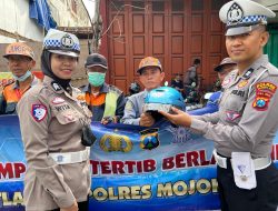 Rangkul Jukir, Satlantas Polres Mojokerto Kota Berikan Sosialisasi Tertib Berlalu Lintas