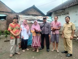 Kepala Desa Lebaksono Bantu Warga dengan Sepasang Ayam untuk Tingkatkan Perekonomian