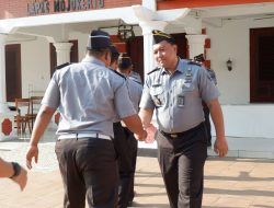 Pimpin Apel Pagi Pasca Libur Idulfitri, Kalapas Mojokerto Tekankan Tingkatkan Kinerja Seluruh Jajaran