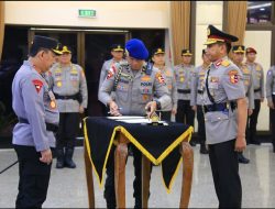 Pelantikan Astamaops Kapolri, Komjen Pol Imam Sugianto Serah Terima Jabatan kepada Irjen Pol Akhmad Wiyagus