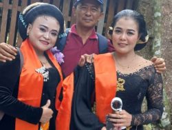 Ratusan Warga Bawa Tumpeng Ayam Panggang ke Makam Mbah Dampu Awang di Puncak Gunung Perahu, Warnai Sedekah Bumi Dusun Bajang