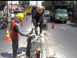 Picu Kecelakaan, Median Jalan Depan SPN Mojokerto Dibongkar: PPK BBPJN Jatim-Bali Siti Sekar Gondoarum Beri Penjelasan