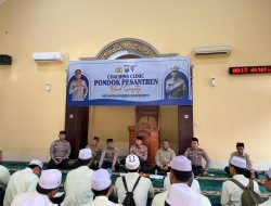 Tekankan Beretika Dalam Berkendara, Satlantas Polres Mojokerto Berikan Edukasi Santri