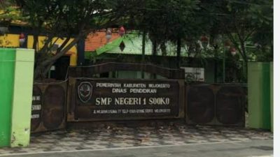 Wali Murid Keluhkan Kualitas Seragam di SMPN 1 Sooko, Dinilai Tidak Layak Meski Berharga Tinggi