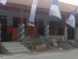 Warga Keluhkan Pembangunan Tangga TK yang Ganggu Lalu Lintas, Diduga Tanpa Izin PUPR