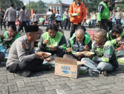 Polres Mojokerto dan Ojol Gelar Doa Bersama untuk Almarhum Affan, Ditutup dengan Bakti Sosial