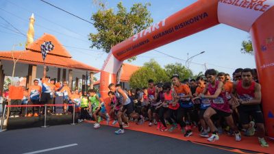 Antusiasme Ribuan Warga Warnai Fun Run Bulan PRB 2025 di Kota Mojokerto