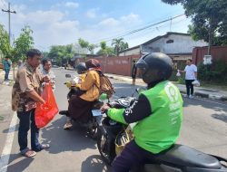 Advokat Muda Mojokerto Berkolaborasi dengan PWI Mojokerto di Kegiatan Baksos Jumat Berkah