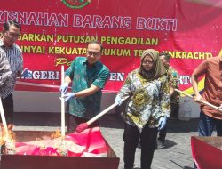 Kejari Kabupaten Mojokerto Musnahkan Barang Bukti 114 Perkara yang Telah Berkekuatan Hukum Tetap