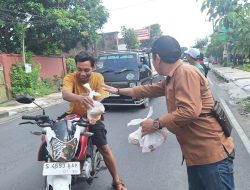 PWI Mojokerto dan Advokat Muda Gelar Aksi Sosial “Jumat Berkah”