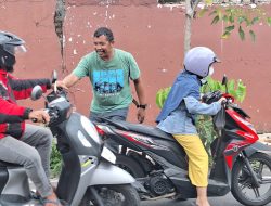 PWI Mojokerto Lanjutkan Program Jumat Berkah, Jurnalis Turun ke Jalan Bagikan Nasi kepada Warga