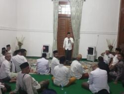 KH Asep Saifuddin Chalim Pimpin Shalat Malam dan Istighosah di Pendopo Pemkab Mojokerto