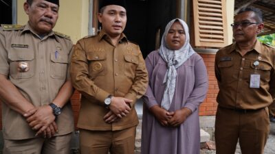 Bupati Mojokerto Pastikan Program Bedah Rumah Tepat Sasaran di Desa Kejagan