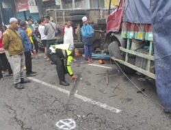 Diduga Sopir Mengantuk, Kecelakaan Beruntun Libatkan Empat Kendaraan di Bangsal Mojokerto
