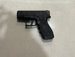 Pura-pura Beli iPhone, Pemuda Asal Nganjuk Todongkan Pistol Mainan di Trowulan, Diringkus Satreskrim Polres Mojokerto