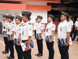Semangat Pengabdian Diperkuat, Kalapas Mojokerto Sematkan Kenaikan Pangkat untuk 8 Pegawai