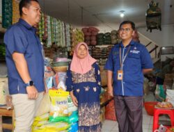 Pantau Harga dan Stok Kebutuhan Pokok Jelang Lebaran, Disperindag dan Bulog Sidak Pasar Tanjung Mojokerto