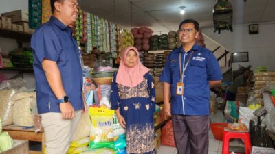 Pantau Harga dan Stok Kebutuhan Pokok Jelang Lebaran, Disperindag dan Bulog Sidak Pasar Tanjung Mojokerto