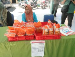 Warga Antusias Manfaatkan Gerakan Pangan Murah Polres Mojokerto Jelang Lebaran