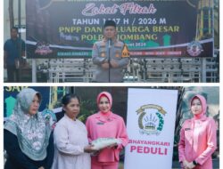 Polres Jombang Salurkan 3,3 Ton Zakat Fitrah kepada Masyarakat