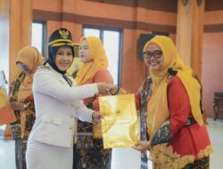 Wali Kota Mojokerto Serahkan SK kepada Tujuh Kepala Sekolah Baru