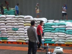 Wujud Dukungan Ketahanan Pangan, Polisi Kawal Pengiriman 10 Ton Jagung ke Bulog Jombang