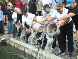 Seru dan Meriah! Forkopimda Jombang Adu Ketangkasan Mancing Gratis Di Tirtawisata Bersama Ribuan Warga