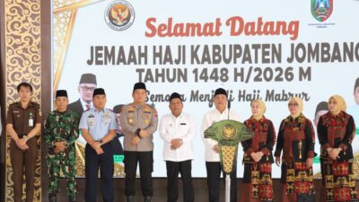 Bupati Warsubi Sambut Kepulangan Jemaah Haji Kloter 60 dan 61 di Pendopo Kabupaten Jombang